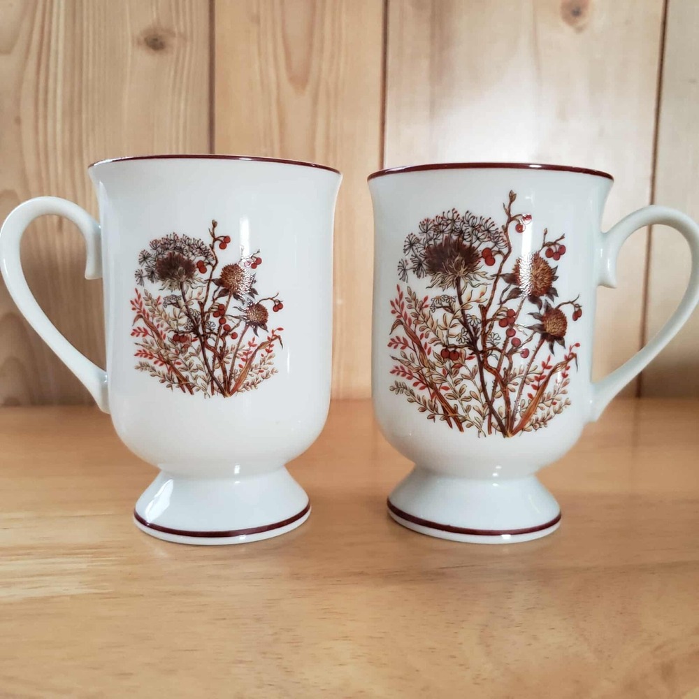 Bramble Fanci Florals Footed Porcelain Mugs Japan 4.5" - Set of 2 Vintage - Picture 3 of 7